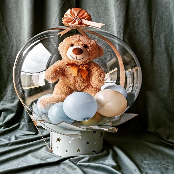 Bobo balón s hračkou zajačika