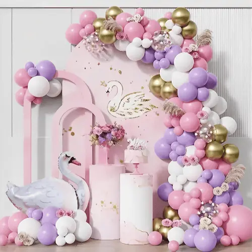 Labutí balónový oblúk